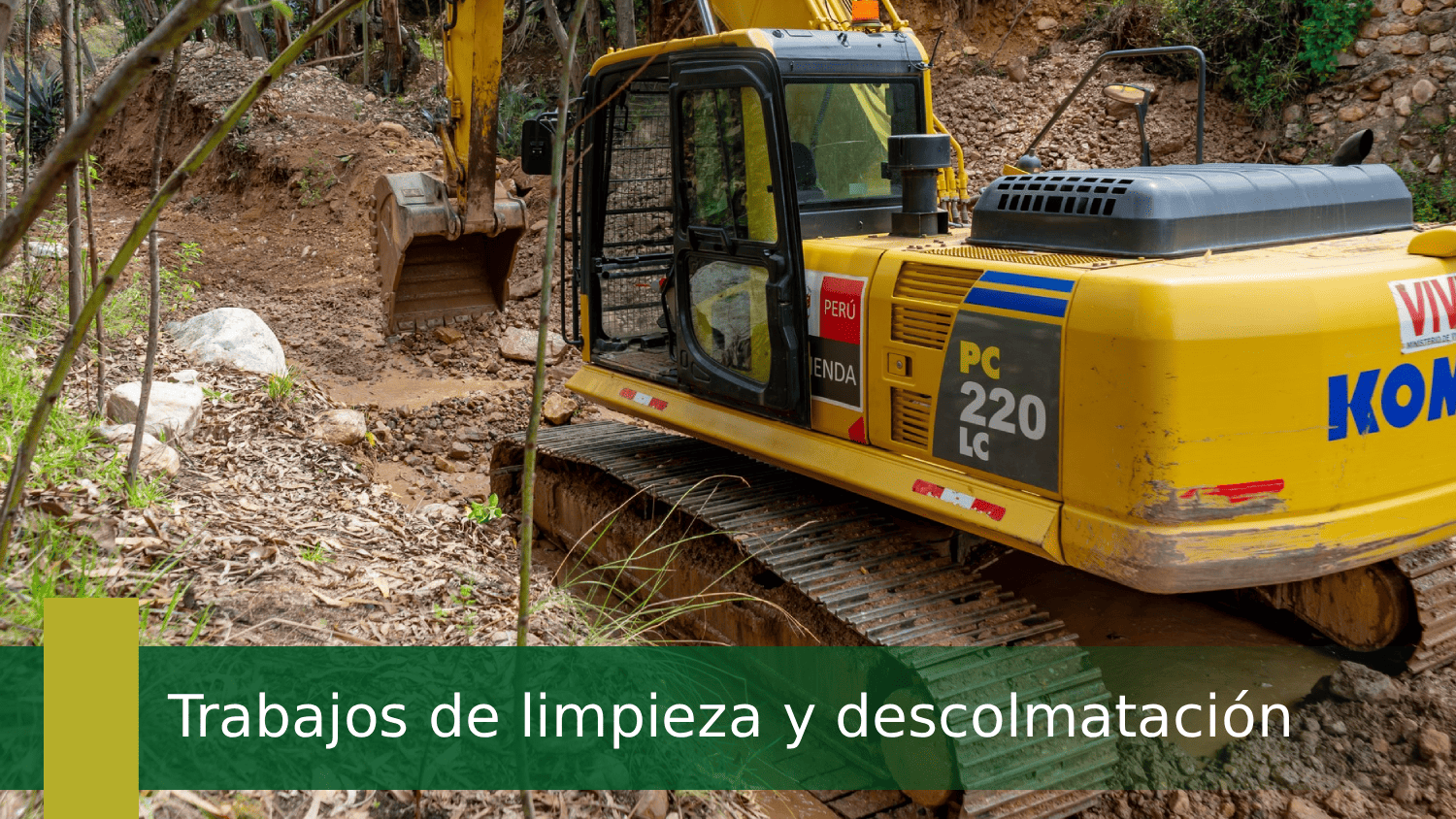 Trabajos de limpieza y descolmatación en la quebrada Andanen